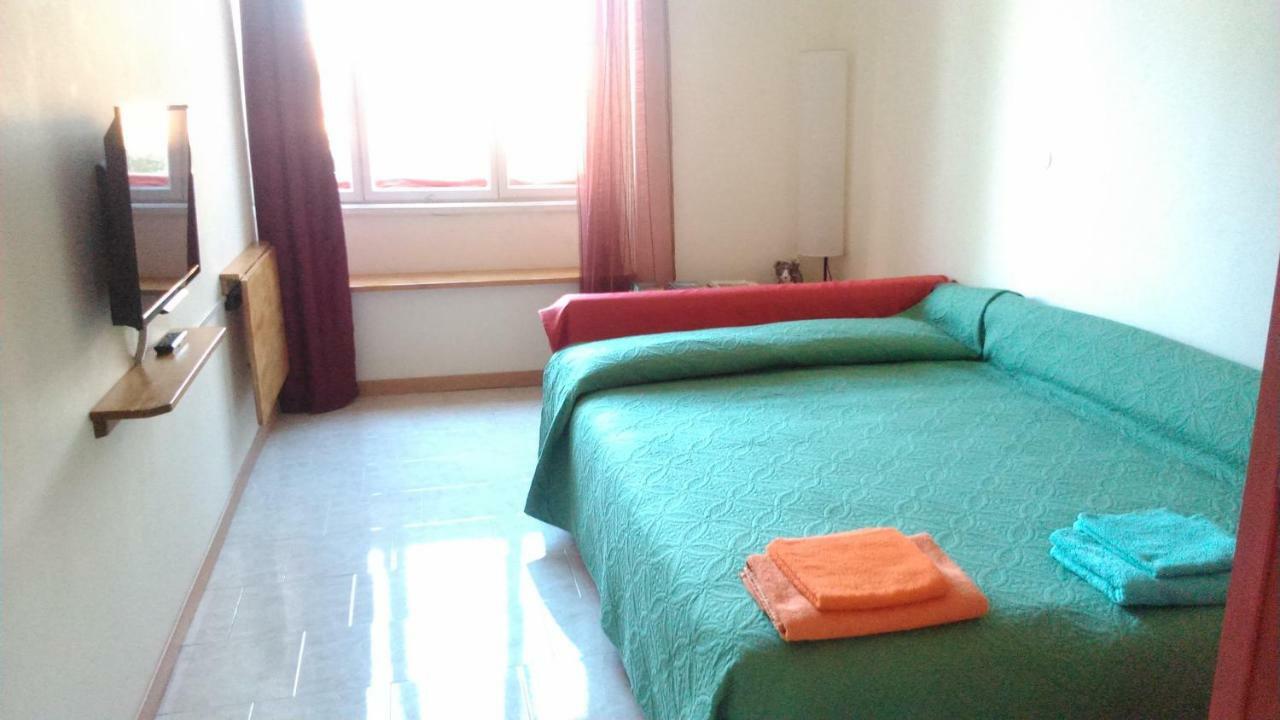 Casa Vacanze All'Angolo Триест Екстериор снимка
