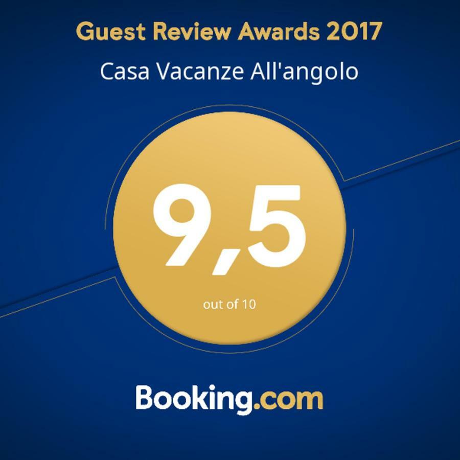 Casa Vacanze All'Angolo Триест Екстериор снимка