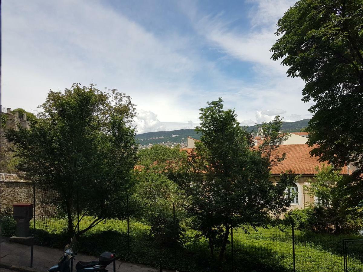 Casa Vacanze All'Angolo Триест Екстериор снимка